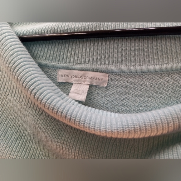 New York & Company Metallic Tunic New Years Christmas Festive Sweater Holiday - Picture 7 of 15